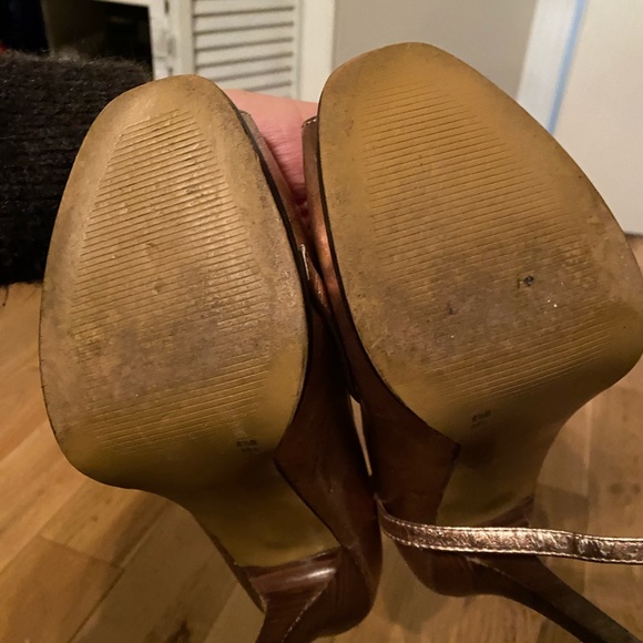 BCBG metallic peep toe heels  with ankle strap . Size 8.5 - Picture 4 of 8